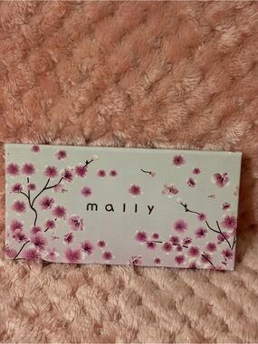 Mally Beauty Eye Shadow Frosted Taupe